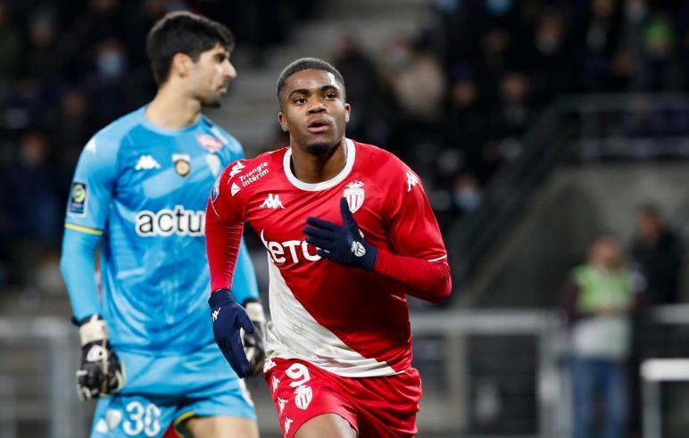 赛场上表现 赛场上表现