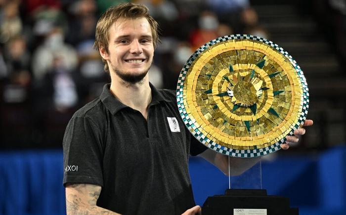 更代表着中 更代表着中