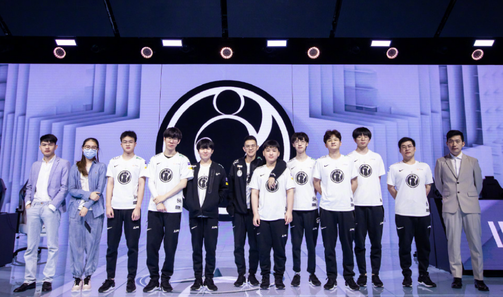 而影响场上 而影响场上